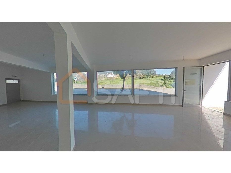 Loja para venda no centro de Alvaiazere