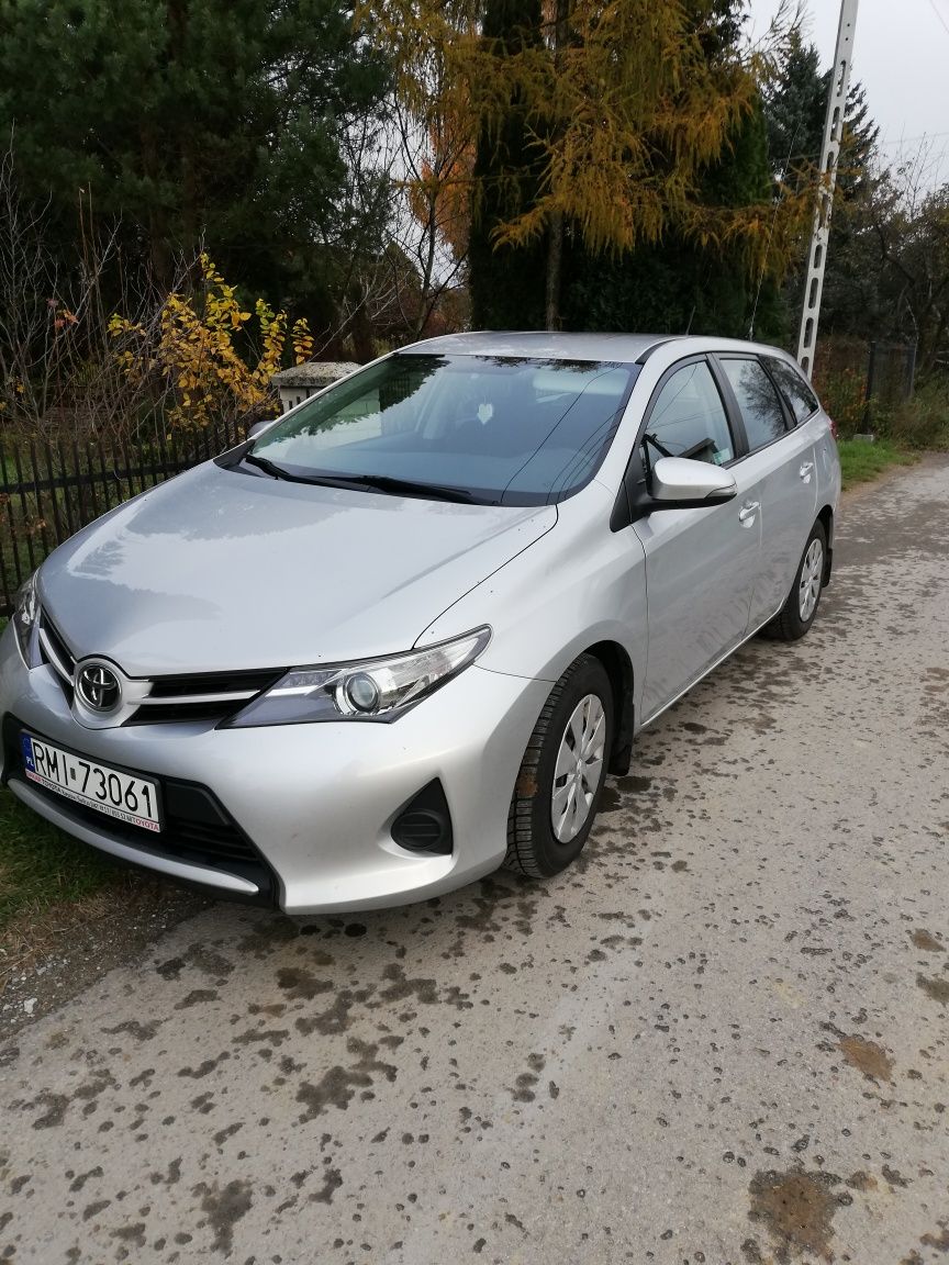 Toyota auris kombi