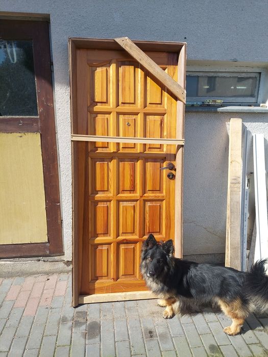 Drzwi prawe zewnetrzne 80-tki tymczasowe na budowę 89x206