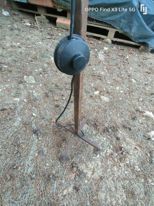 Candeeiro de pé antigo