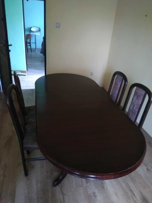 Stół rozkładany w kolorze wiśniowym gratis 4 krzesła