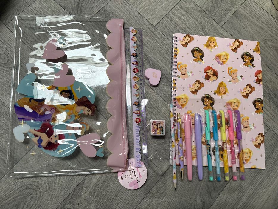 Новая канцелярия расческа лаки бальзам принцессы Disney