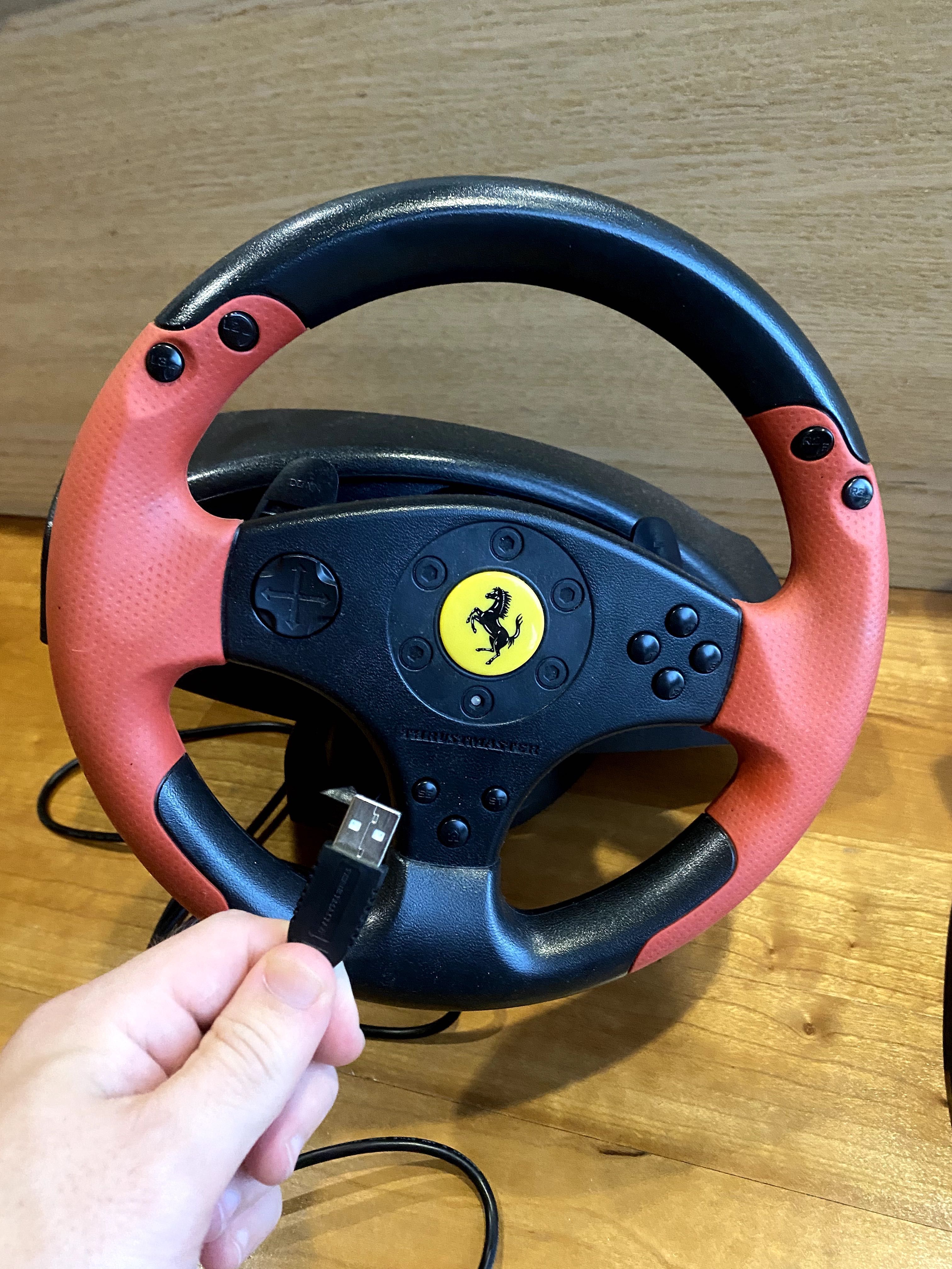 Ferrari Racing Wheel Red legend edition  (RUBBER TEXTURE)
For PS3 & PC
