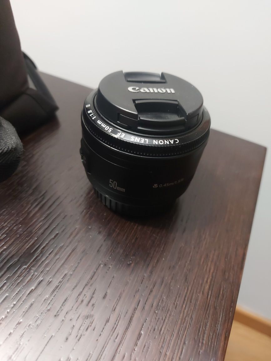 Canon 6D Mark ii com  duas lentes