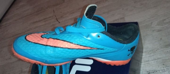 Halowki Nike buty do piłki nożnej sportowe Hypervenom r. 34