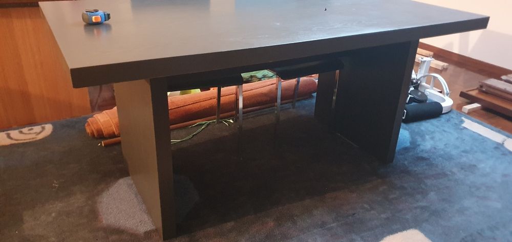 Conjunto de mesa com 4 cadeiras