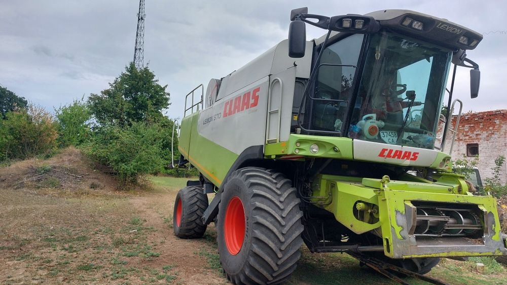 Продам Claas Lexion 570