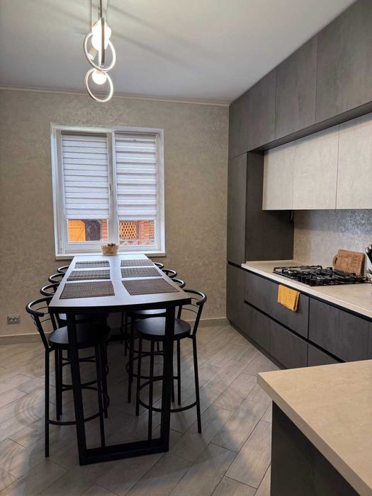 Пропонуємо новий просторий будинок у мальовничій Східниці Гори Карпати