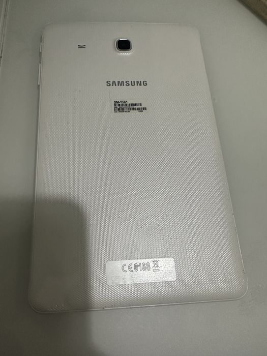 Планшет samsung SM-T561