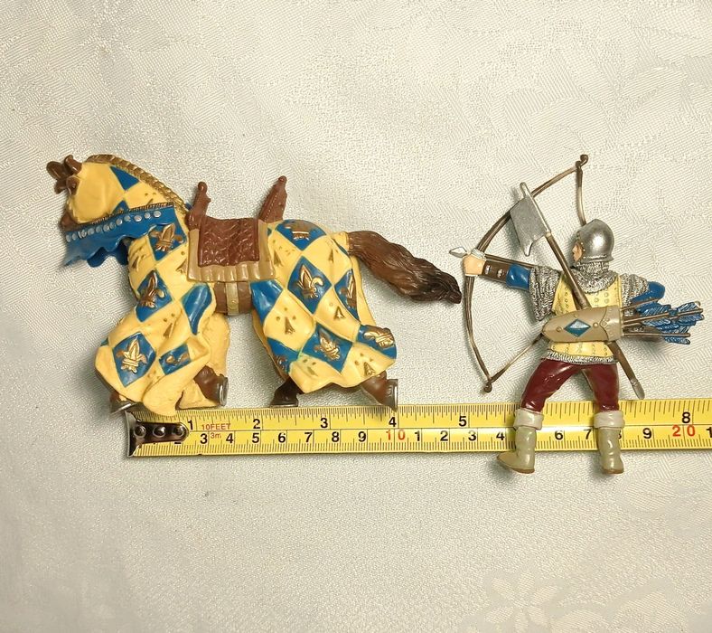 Фигурка Рыцарь лучник на коне, Papo 2003 г.