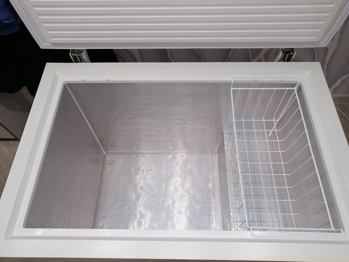 Морозильный ларь морозильна скриня морозильная камера Elenberg CH 301