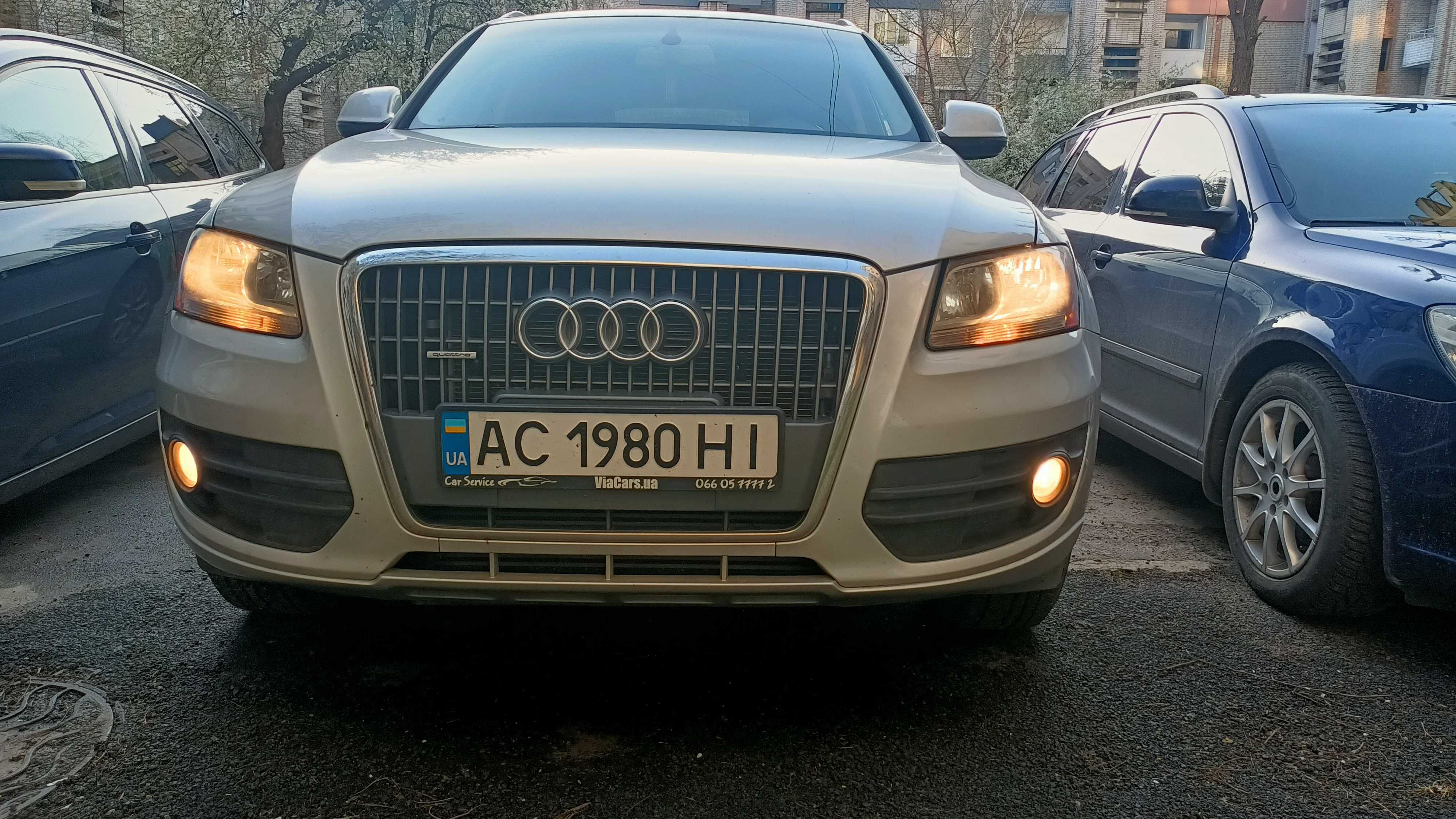 Авто AUDI Q5 2012