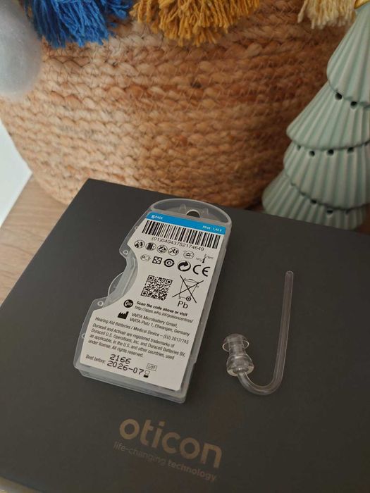 вушна вкладка до слухового прарата і батерейки