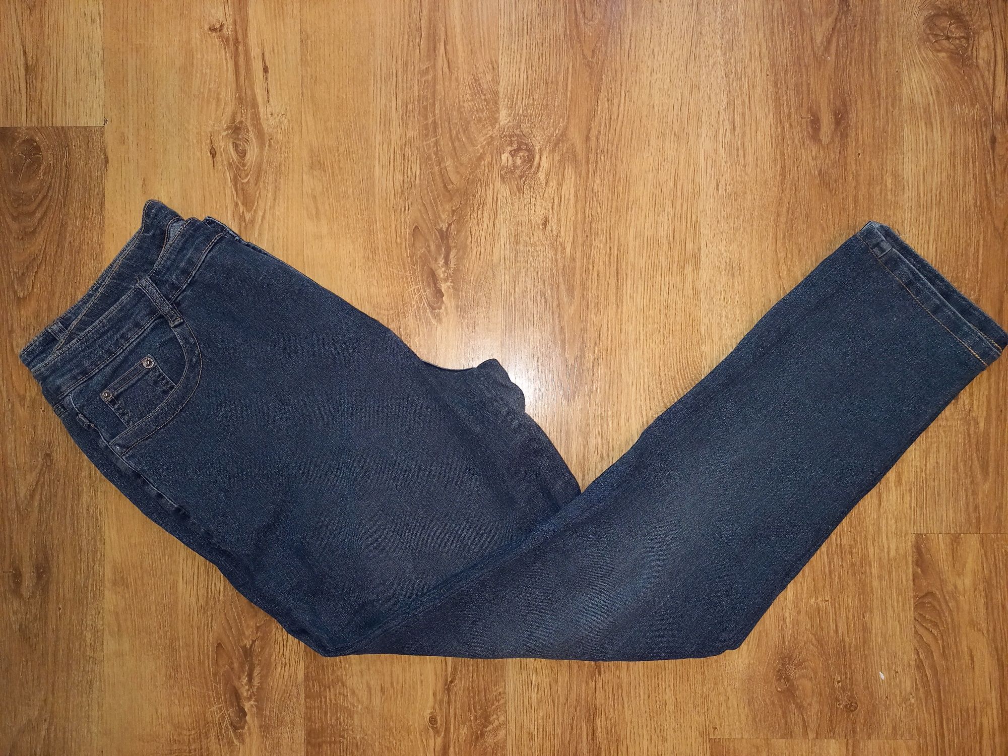 Granatowe lekko rozciągliwe spodnie (jeansy) damskie | r. 46 (3XL)