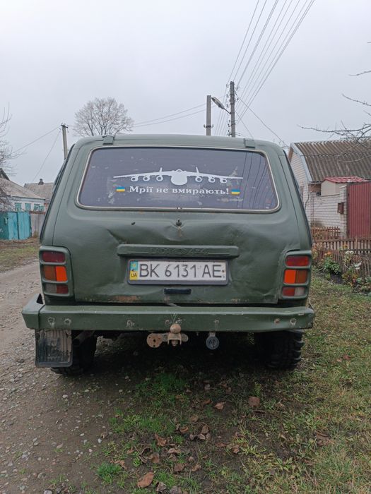 Нива Ваз 21214       .