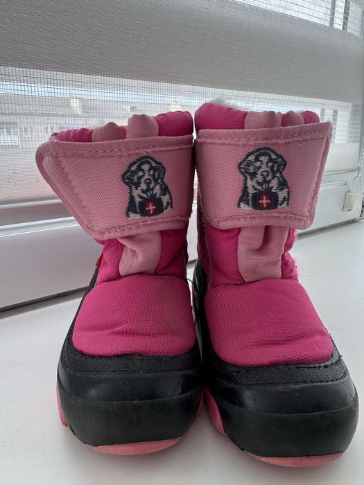 Продам зимове взуття Demar