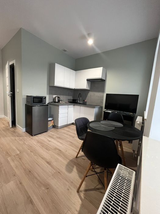 Kawalerka, mieszkanie, pokoje na doby,godziny. Parking,centrum