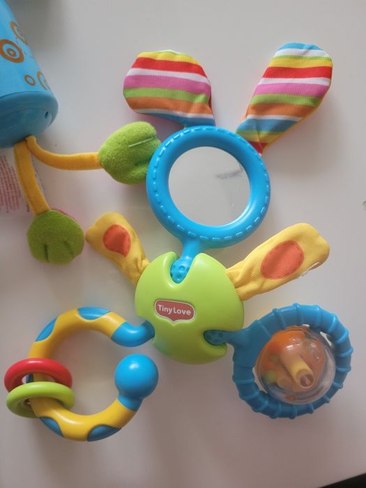 Mix zestaw grzechotek, zabawek