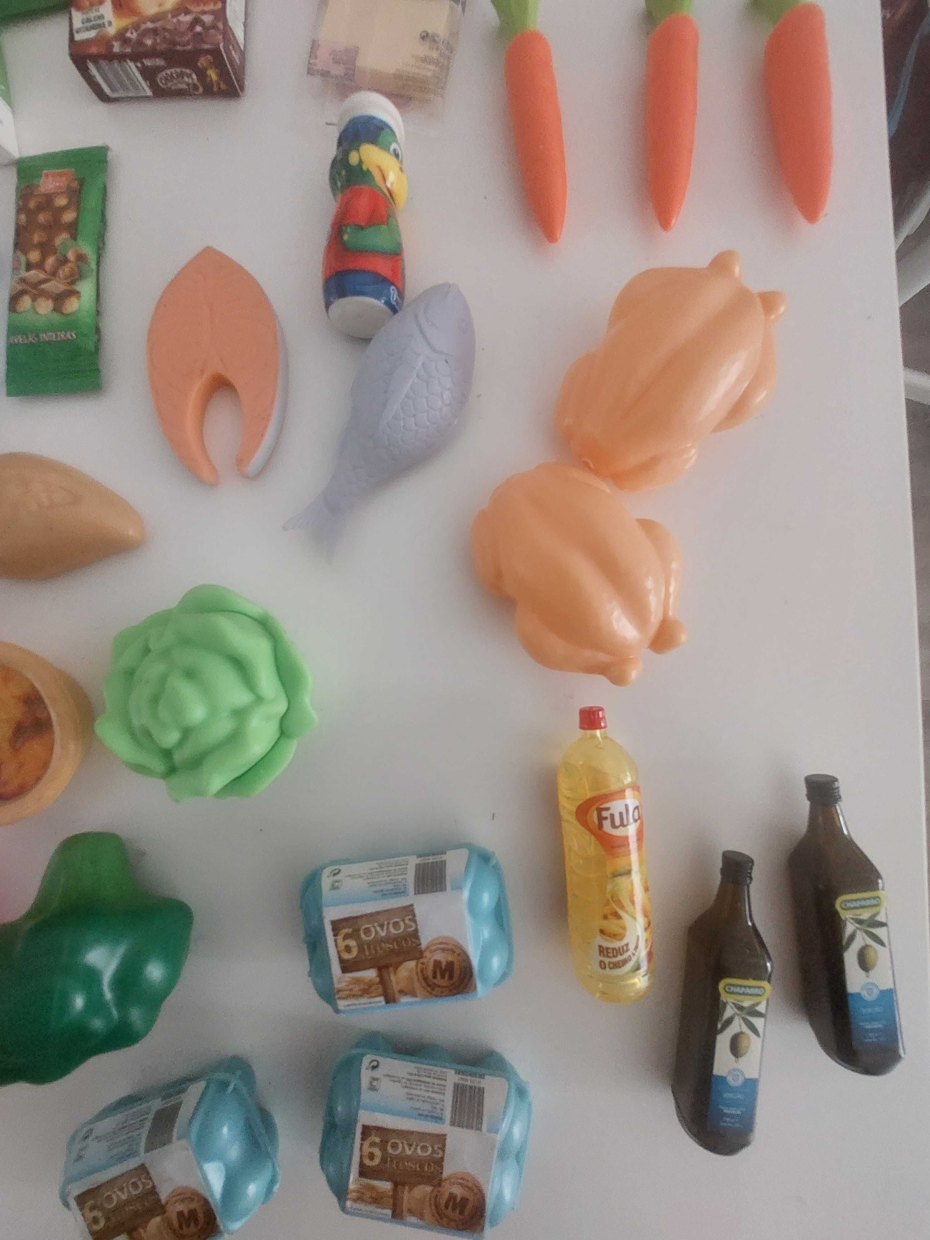 Alimentos e mercearia de brincar