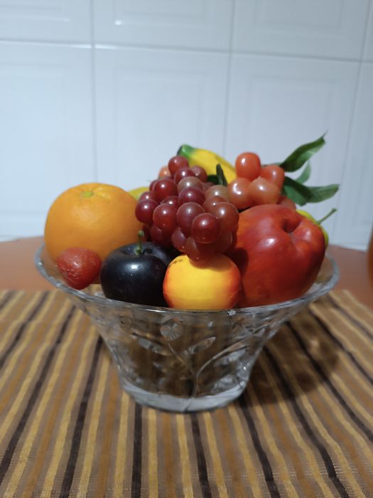 Adorno. Taça Cristal Grande e frutas decorativas