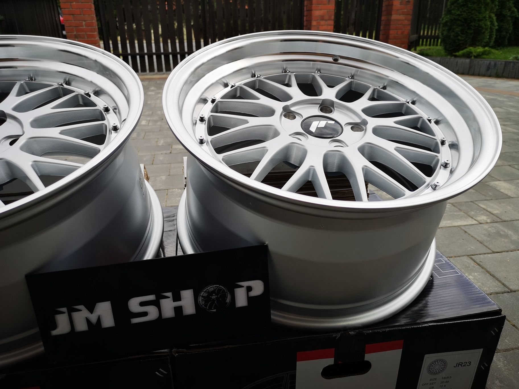 Felgi Japan Racing JR23 18" 8.5J + 9.5J 5x120 BMW E46 E90 F30
