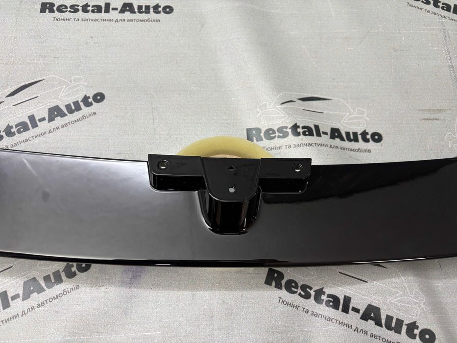 Губа M3 F80 / M4 F82 на F30 2011-2018 року | в кольорі Чорний глянець