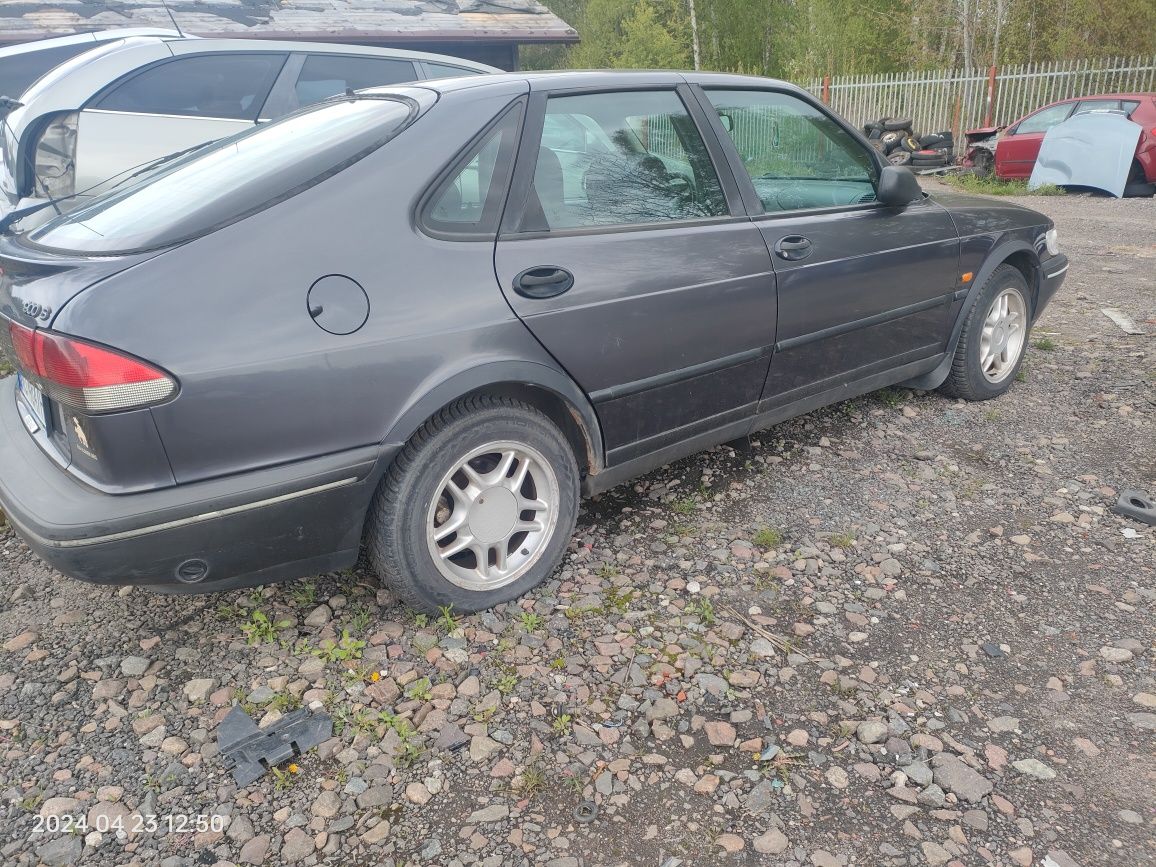 Saab 900 2.0+LPG ładny