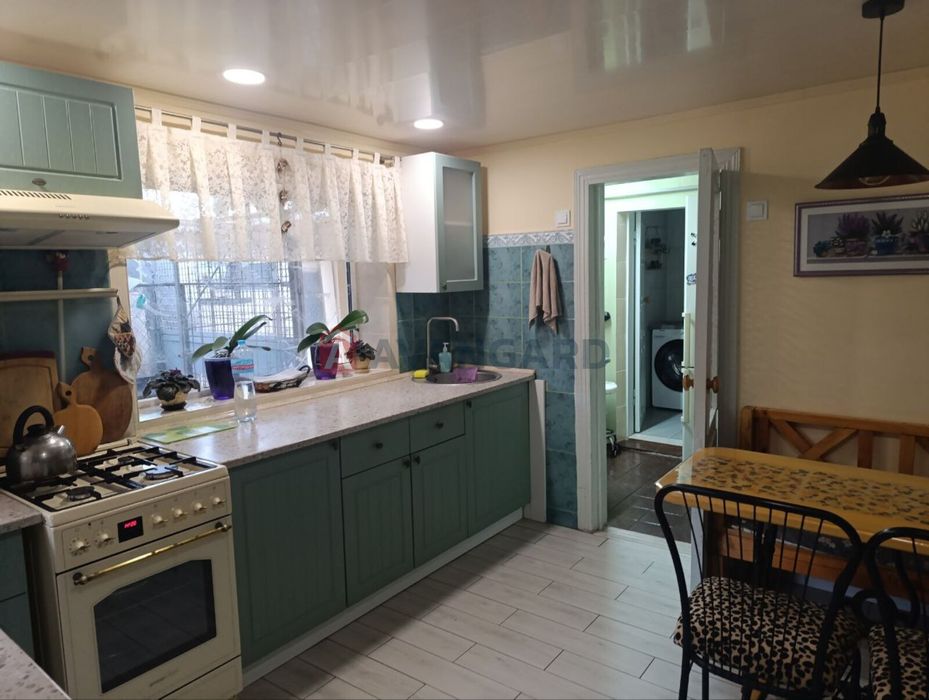 Продам частину будинку в центрі Бородинського (поряд із Сільпо)