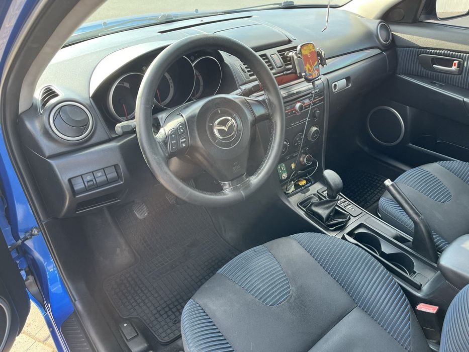 Продам мазда 3 2005год