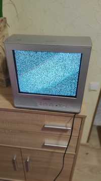 Телевизор мини Samsung в рабочем состоянии