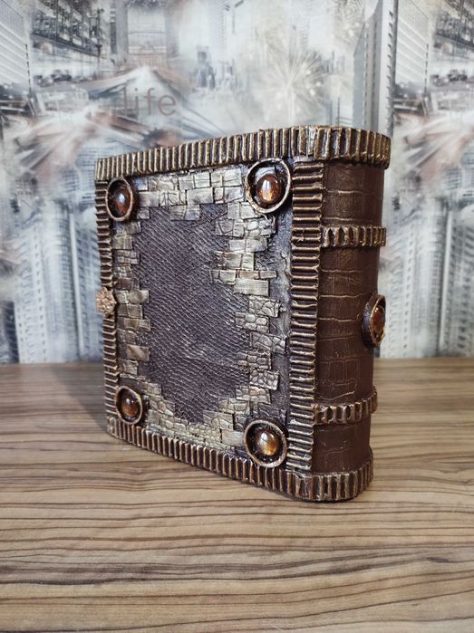 Книга-шкатулка "дракончик"