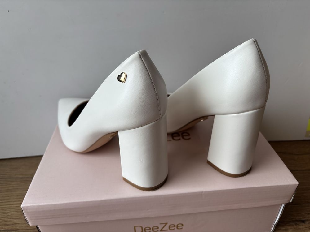 Buty na obcasie 36