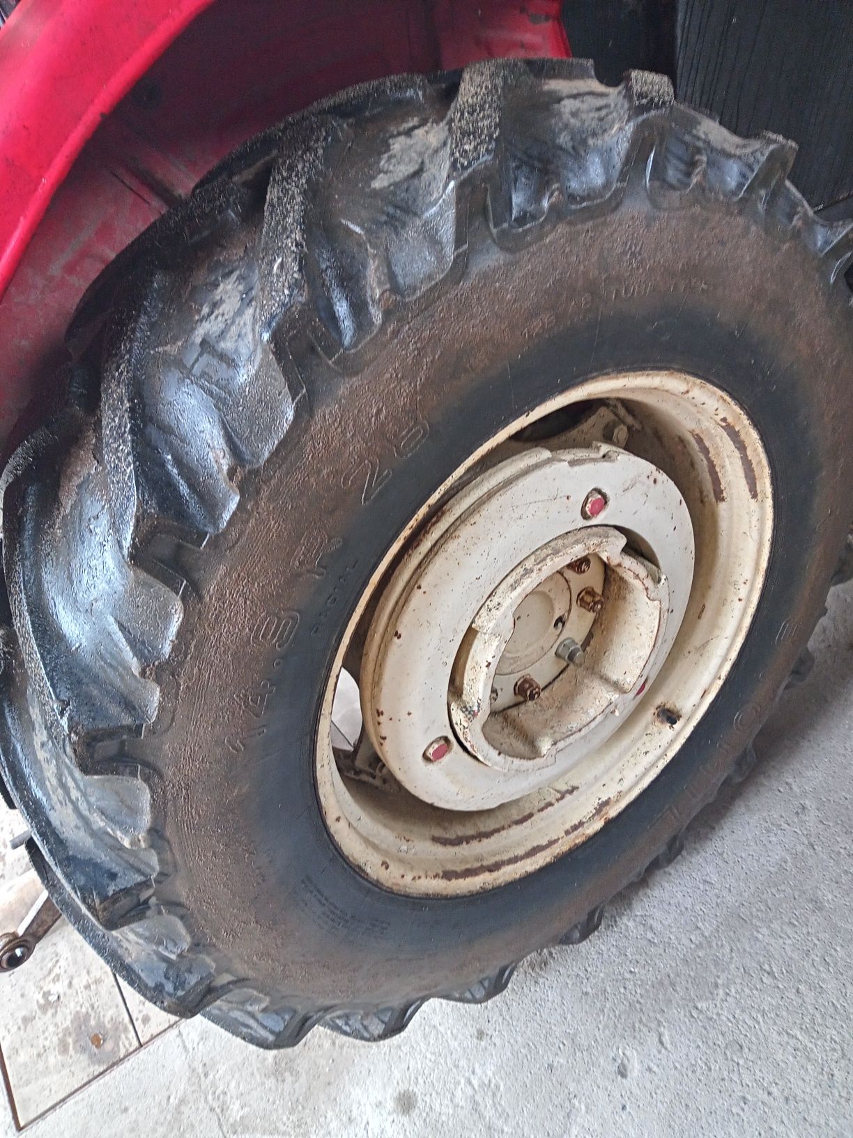 Opona Agri Max BKT 380/85R28 | Stomil 14.9-28