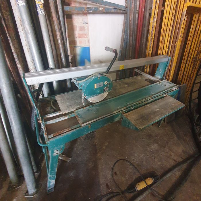 Станок для різання плитки