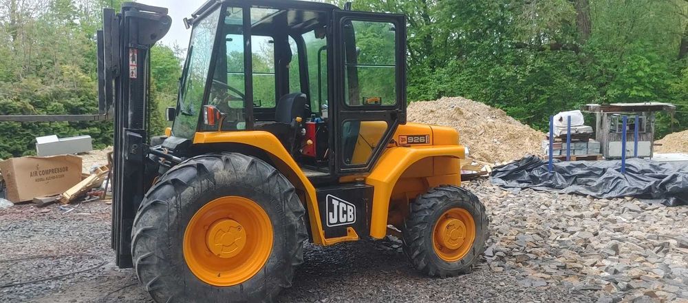 Wózek widłowy terenowy JCB 926 z UDT wolny skok wideł