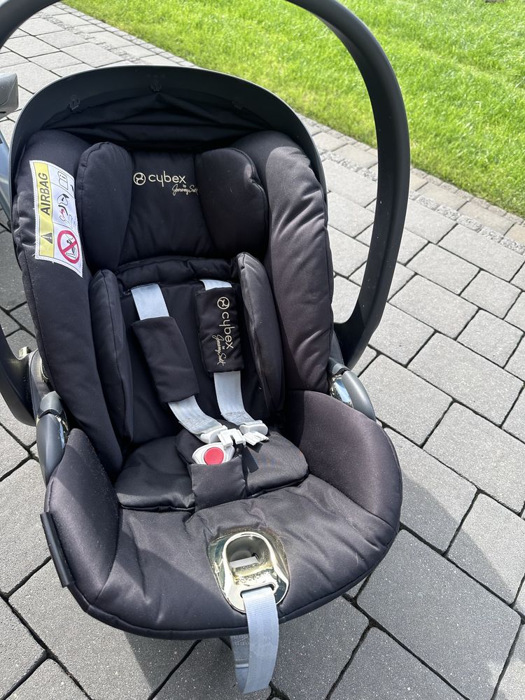 Fotelik z bazą Cybex Cloud T i-Size Jeremmy Scott