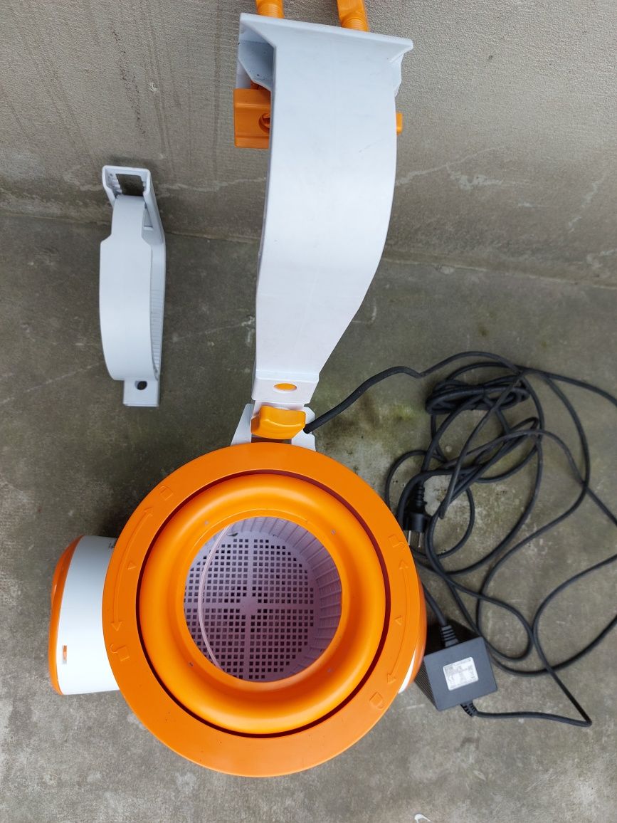 Skimmer do basenu