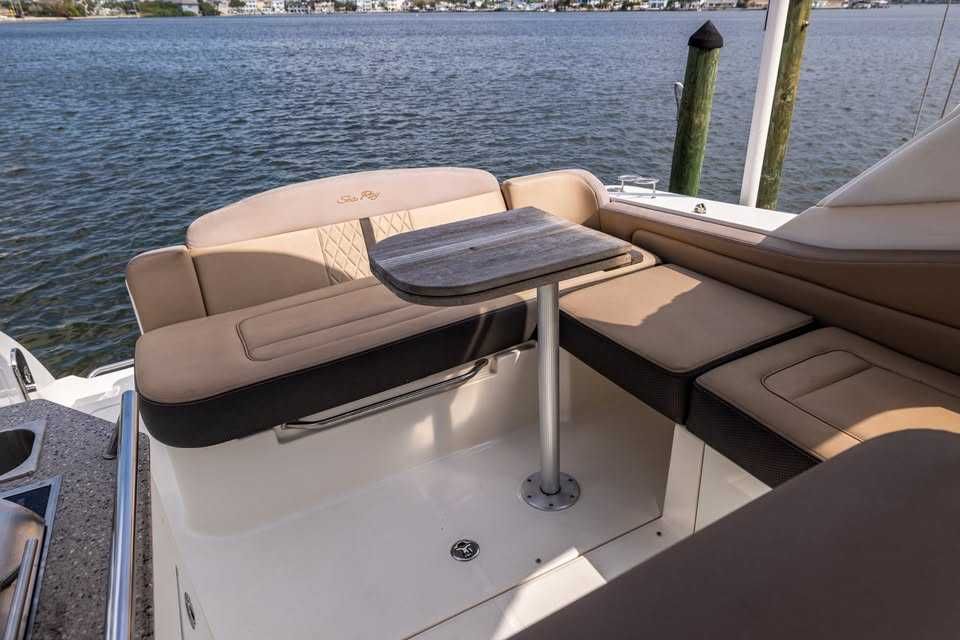 Motorówka Sea Ray 310 Sundancer 16r – 2x MerCruiser 6.2 MPI Floryda