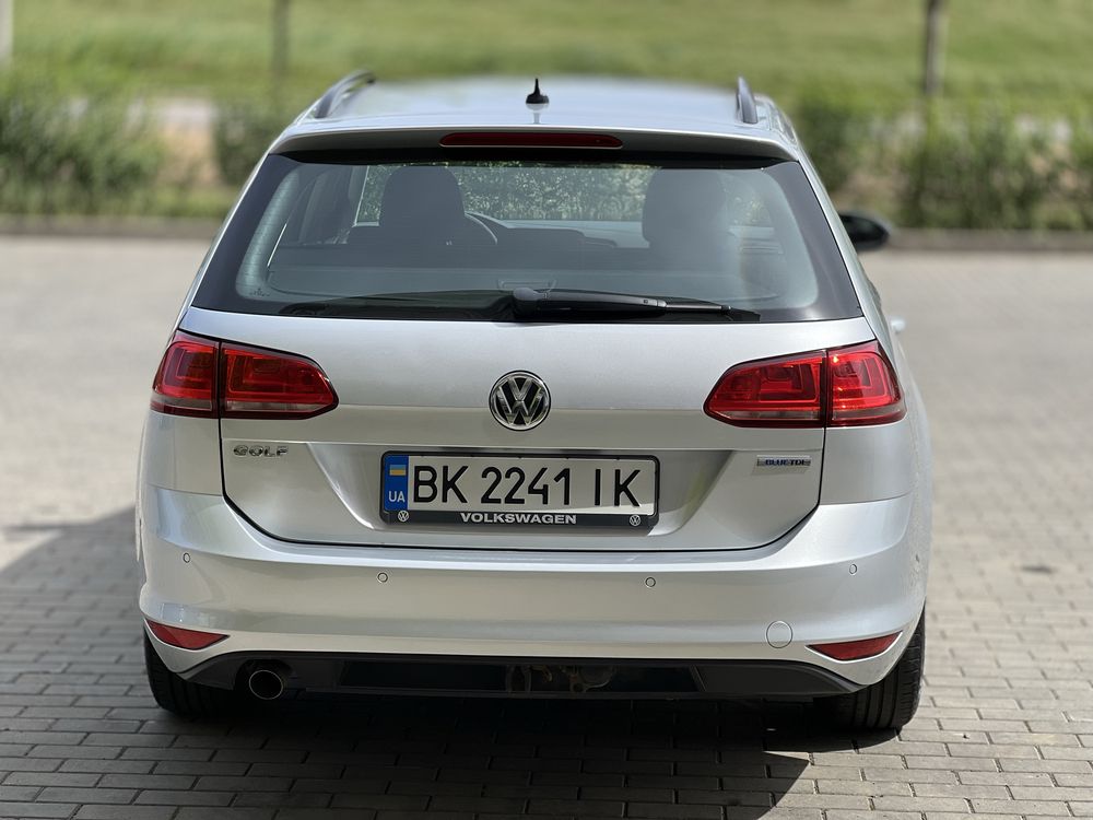 Продам Volkswagen Golf 2015г