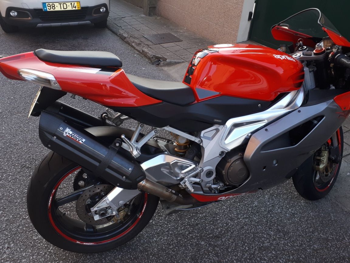 Aprillia RSV Mille R ano 2004