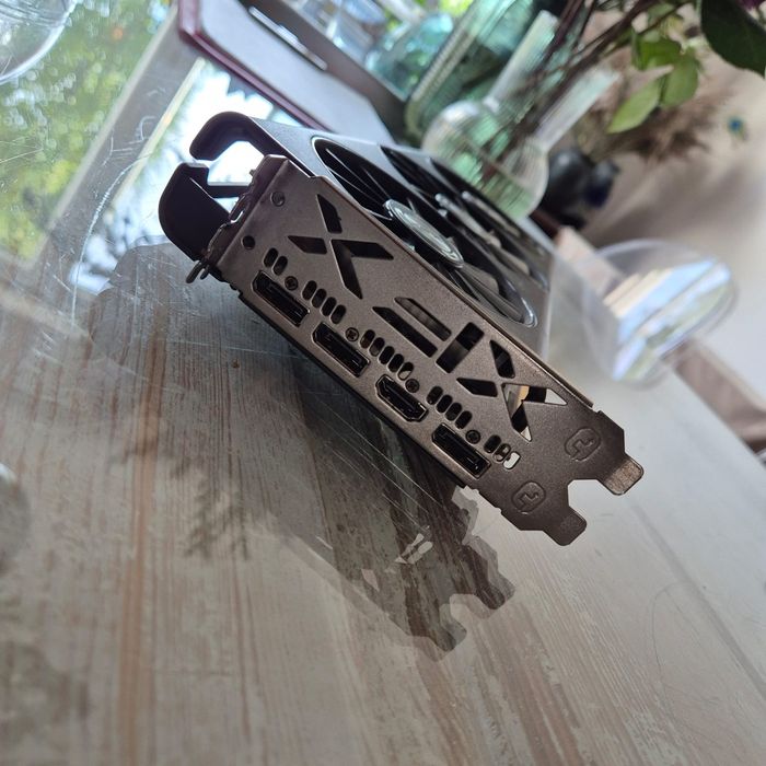 XFX RX 5700 XT 8GB 3 wentylatory doskonały stan karta graficzna