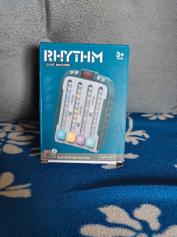 Muzyczna Gra Rytmiczna – Trening Refleksu i Zabawa!
