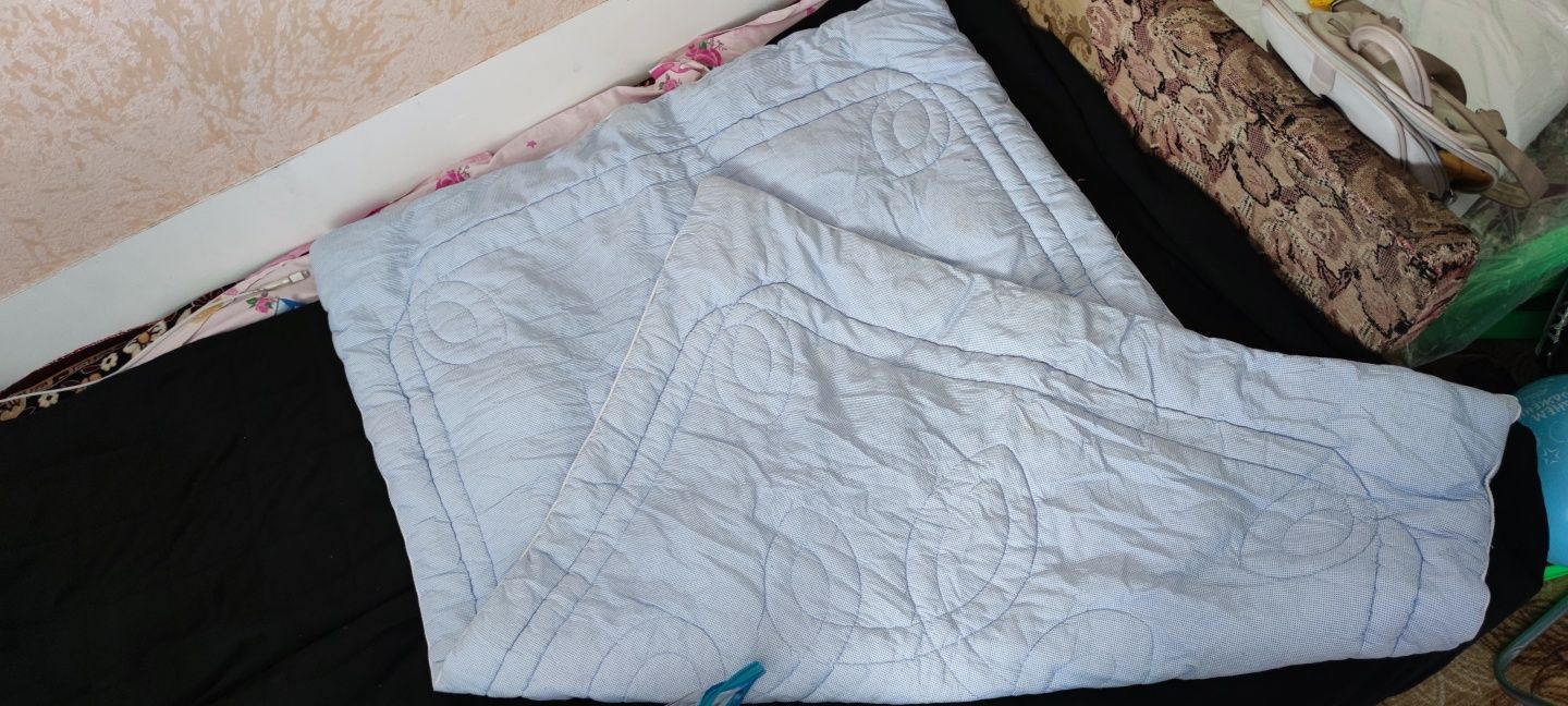 Бортик для кровати, одеяло, пододеяльник,полотенца и салфетки один лот