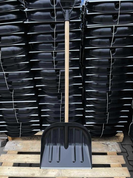 Łopata do śniegu czarna , Mocna, Solidna z trzonkiem