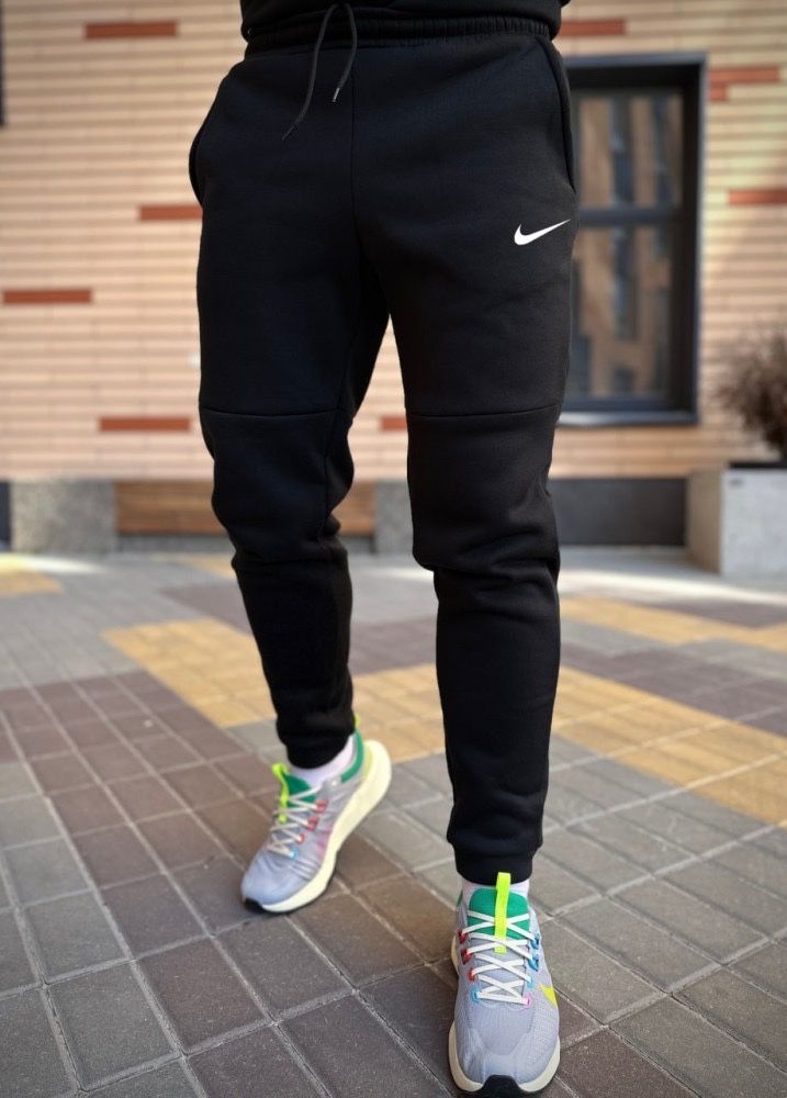 Зимовий спортивний костюм Nike  чорна кофта на змійці+ чорні штани