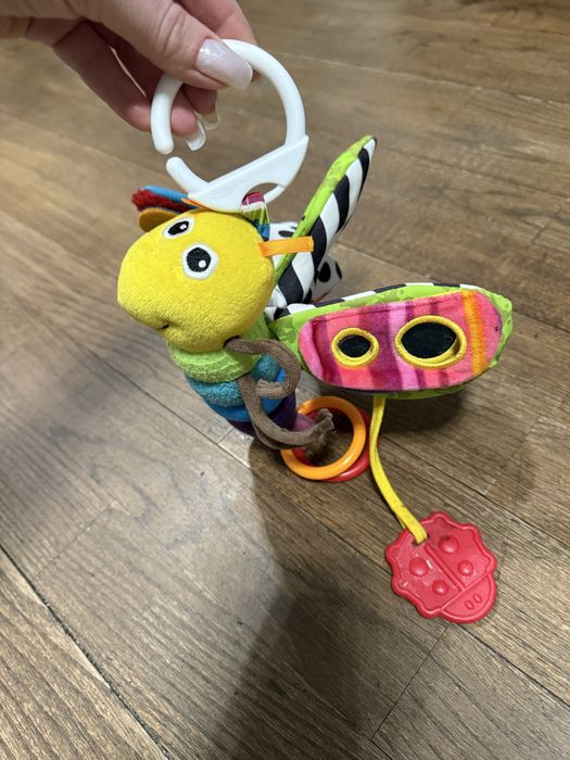 Іграшка на коляску Lamaze Метелик з прорізувачем, пискавкою, підвіскою