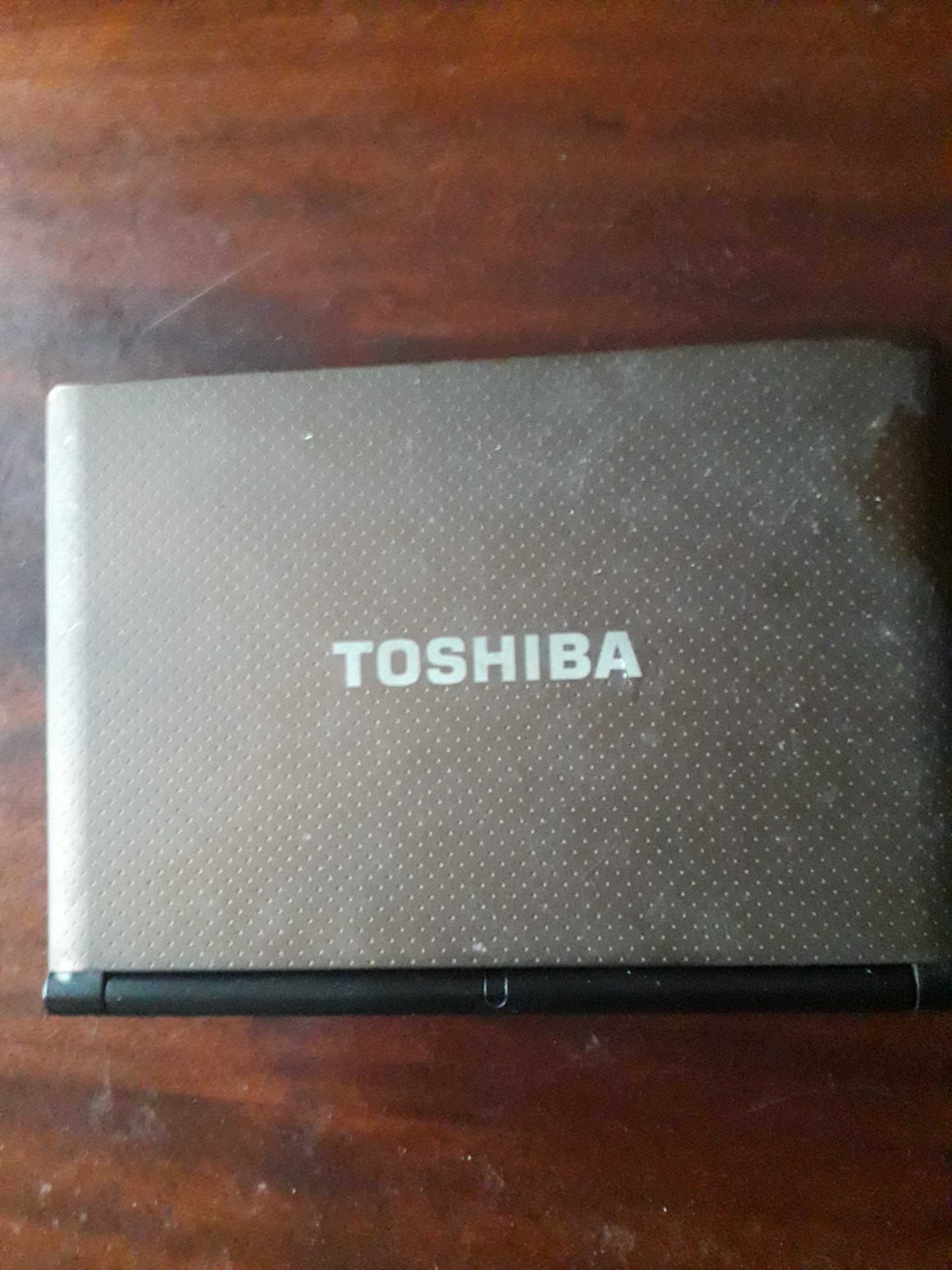 нетбук TOSHIBA NB405