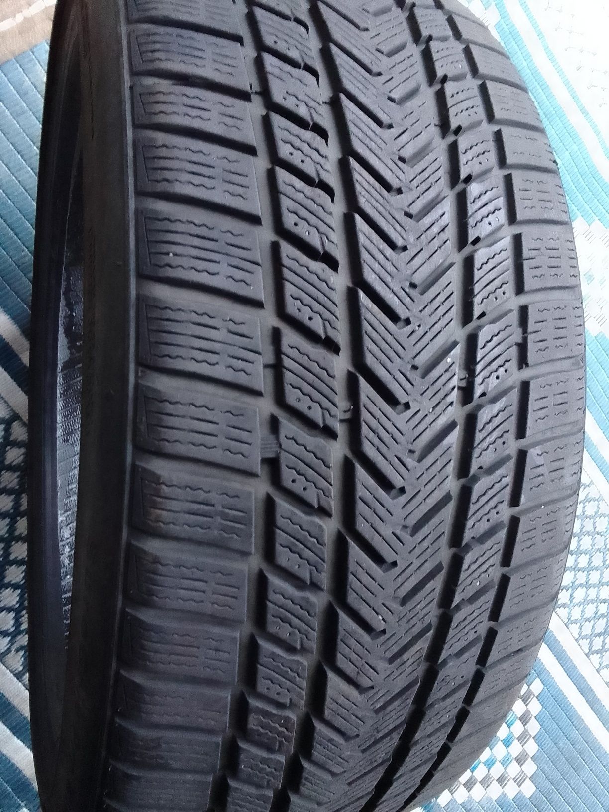 Opona zimowa 205/40r18 GRIPMAX 2020r