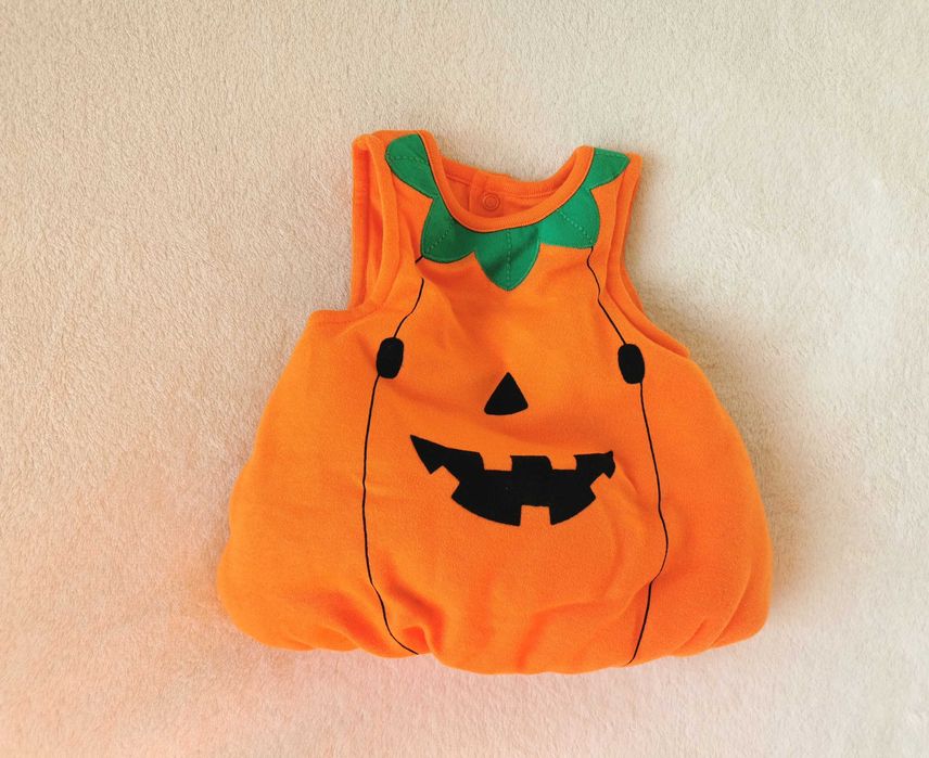 Dynia. Kapok, strój przebranie Halloween