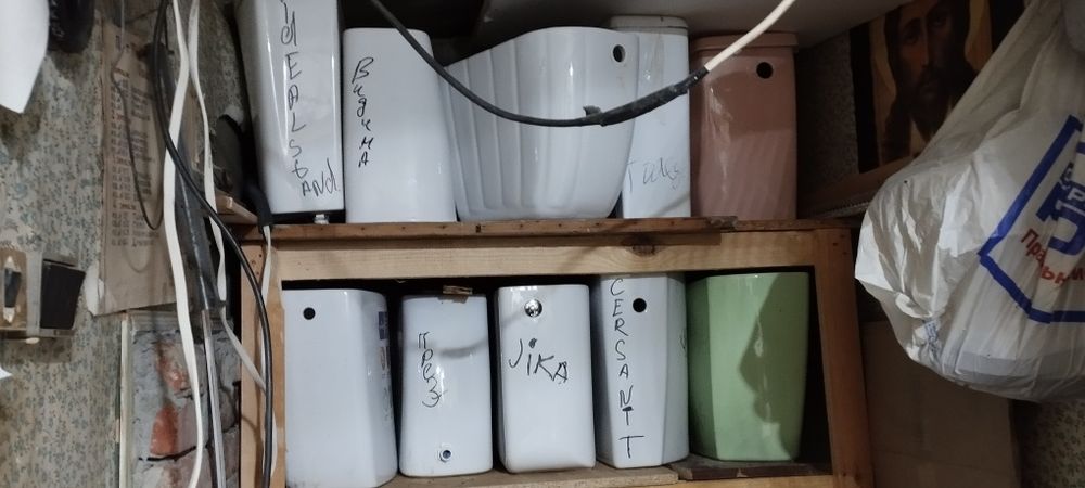 Продам бачки, крышки ,унитазы.